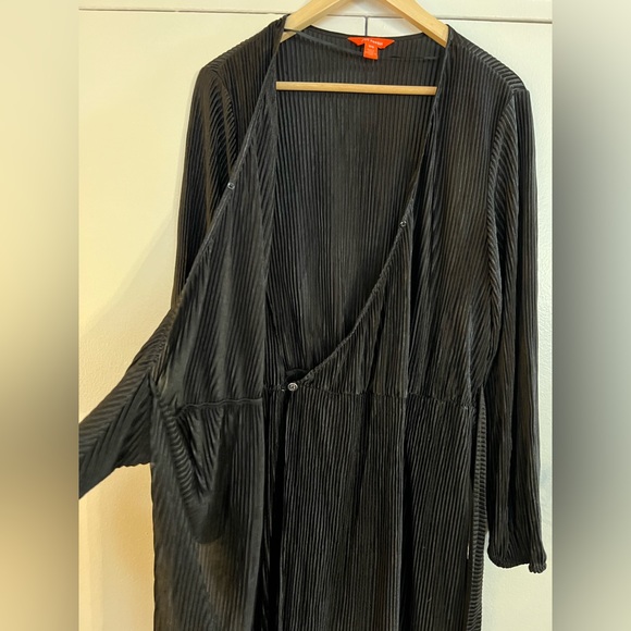 Joe Fresh Black Wrap Dress - Picture 4 of 10